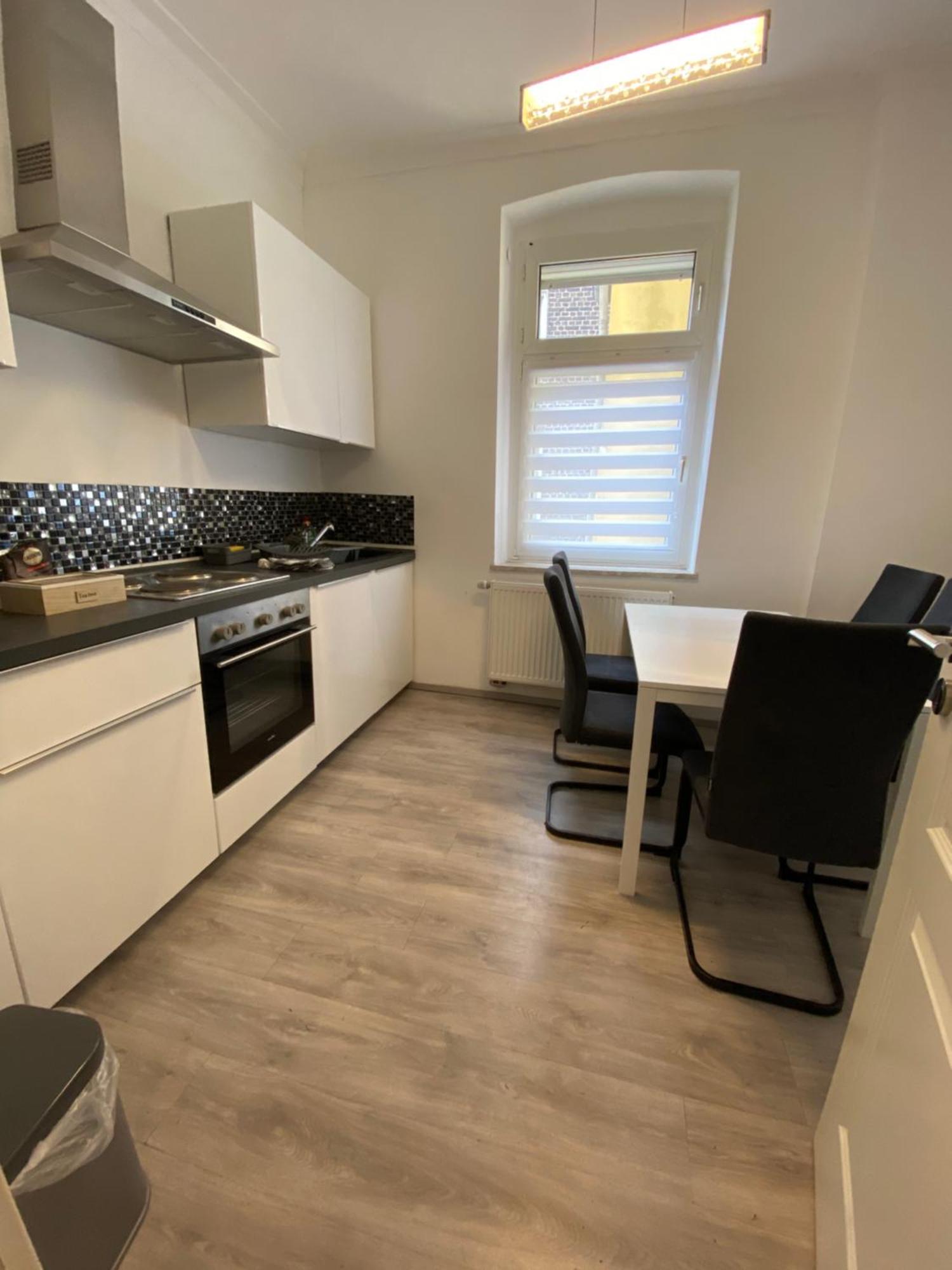 Apartments - Free Parking - Wifi - Kitchen Essen Ngoại thất bức ảnh